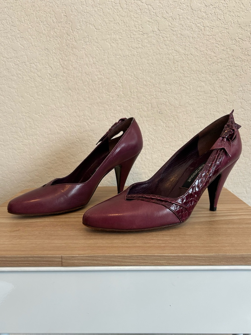 Vintage Stuart Weitzman Plum Heels Size 6
